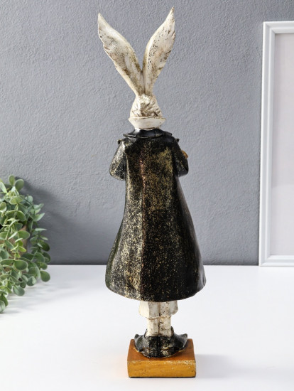 Фигура «Заяц с чашкой чая»