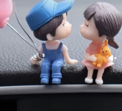 Фигурки в авто «Влюблённая пара с шариками» - Фото 10