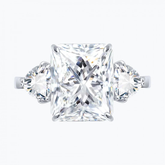 Кольцо из серебра с фианитами