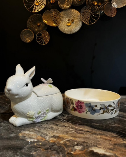 Емкость для хранения крольчиха с бабочкой