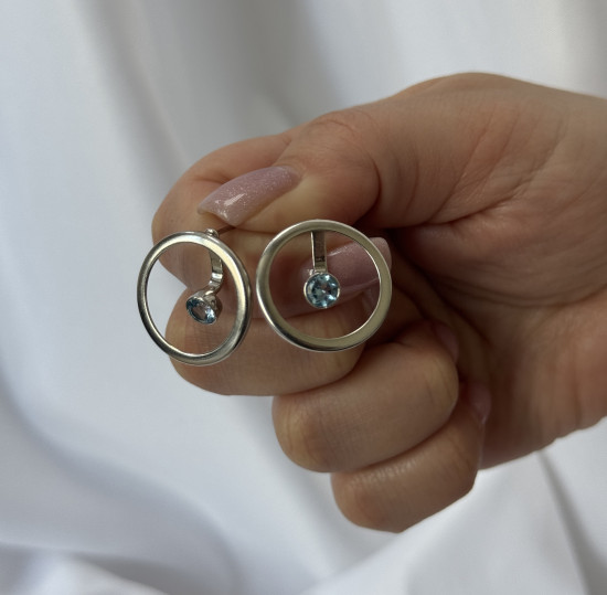 Серьги-пусеты из серебра с топазами