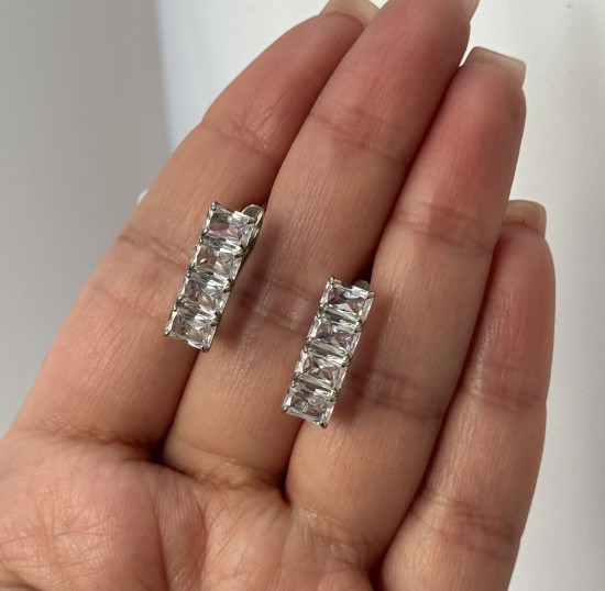 Серьги из серебра с циркониями