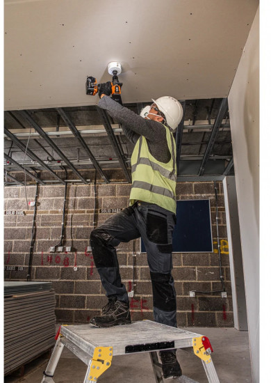 Дрель-шуруповерт ударная BSB18BL2-602K 18 В