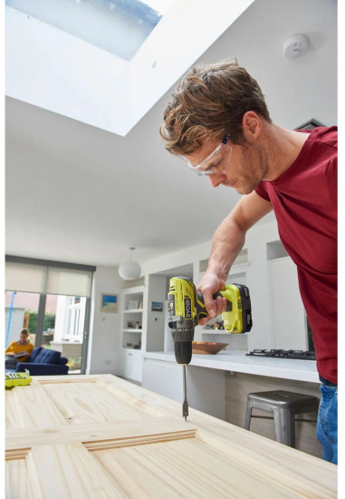 Дрель-шуруповерт ударная ONE+ R18PD3-0