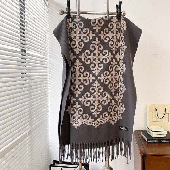 Палантин женский в национальном стиле