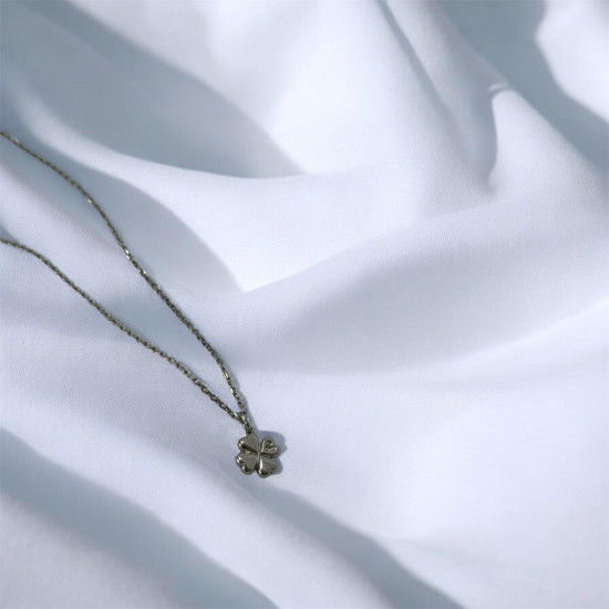 Колье из серебра с хризолитом