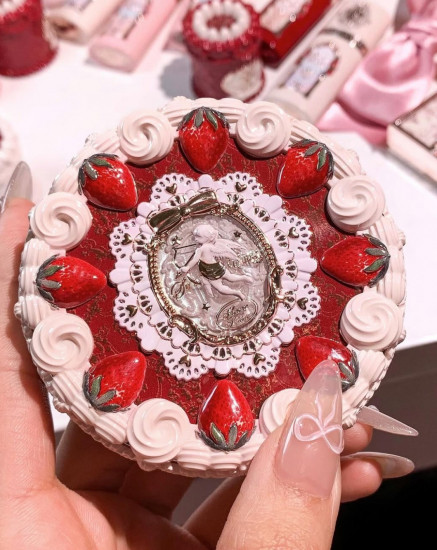 Пудра для лица «Strawberry Cupid», оттенок 02 Ivory Beige