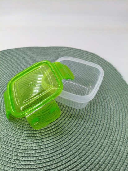 Контейнер квадратный с крышкой