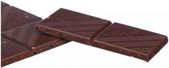 Шоколад горький с кусочками карамели и морской солью