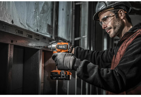 Винтоверт импульсный BSS18C3B3-0