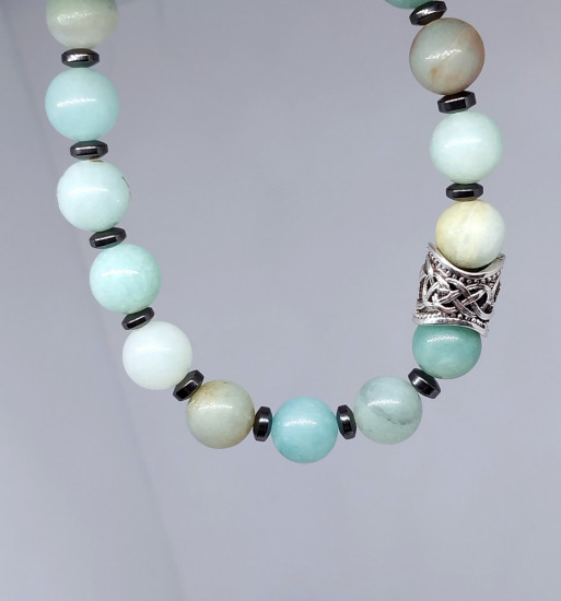 Браслет из натурального камня амазанит с гематитовыми бусинами