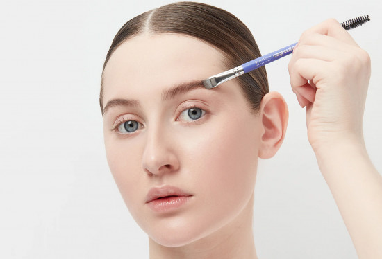 Кисть для макияжа бровей 2 в 1 № 10