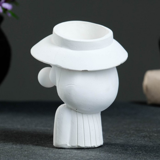 Фигурное кашпо для цветов «Девочка со жвачкой»