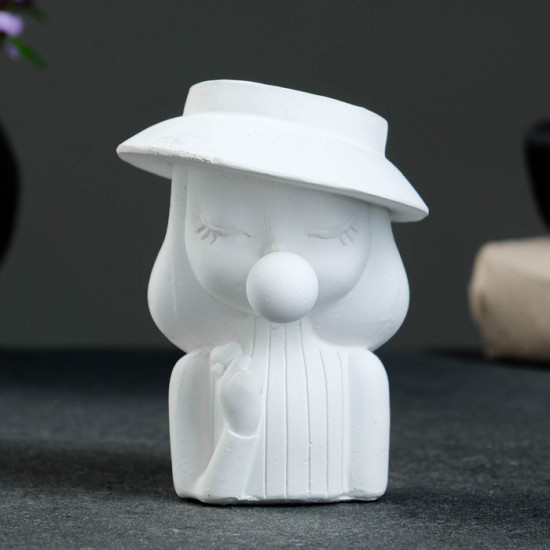 Фигурное кашпо для цветов «Девочка со жвачкой»