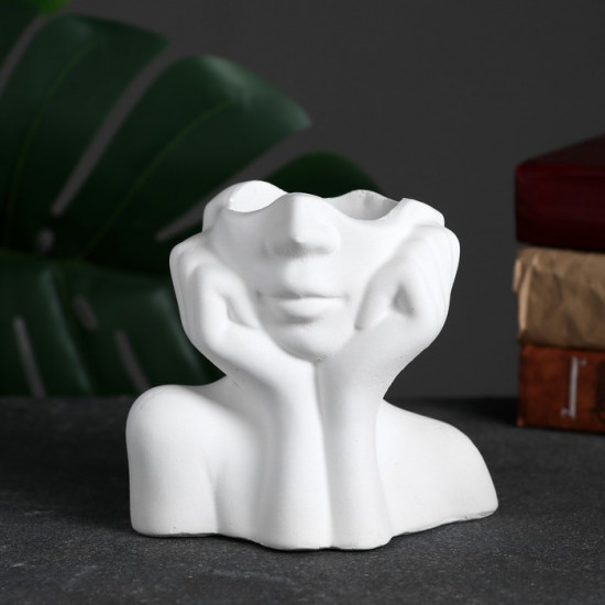 Фигурное кашпо для цветов «Майя»