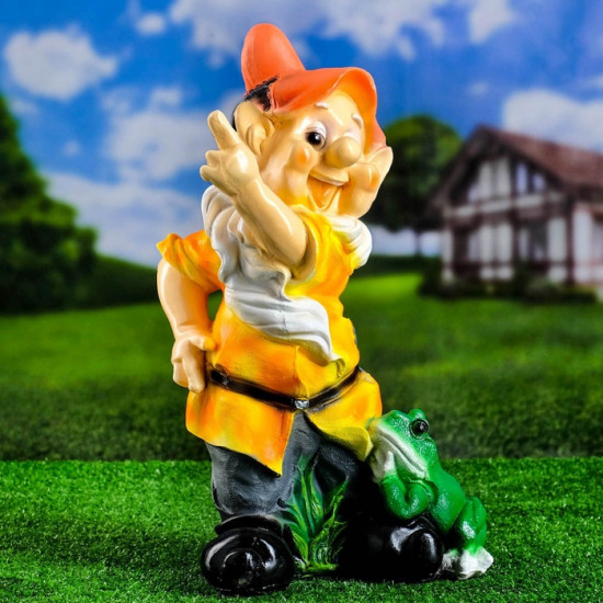 Садовая фигура из полистоуна «Гном с лягушкой»