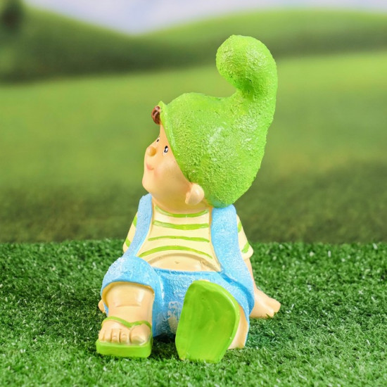 Садовая фигура из полистоуна «Мальчик-гномик»