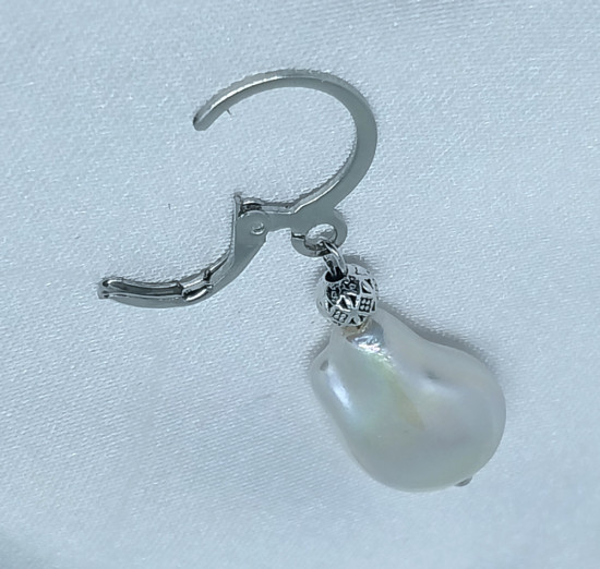 Женские серьги с жемчужиной