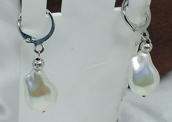 Женские серьги с жемчужиной