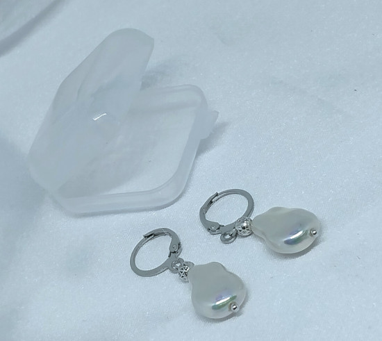 Женские серьги с жемчужиной