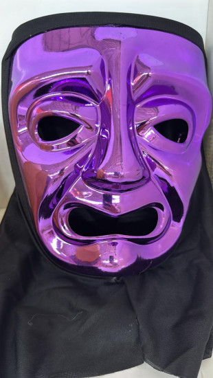 Маска с накидкой