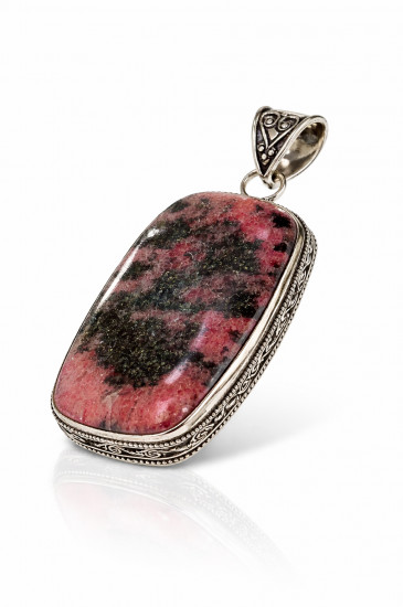 Подвес с родонитом «Rosaria»