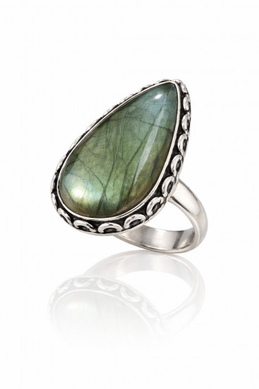 Кольцо с лабрадоритом
