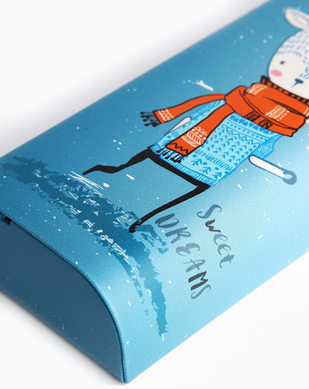 Футляр для очков на магните «Оленёнок в шарфе»