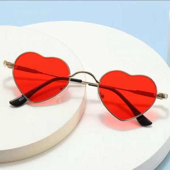 Солнцезащитные очки в форме сердца