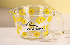 Стеклянный мерный стакан с крышкой и фильтром-ситечком - Фото 1