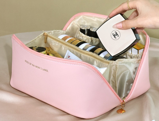 Косметичка дорожная с ручкой