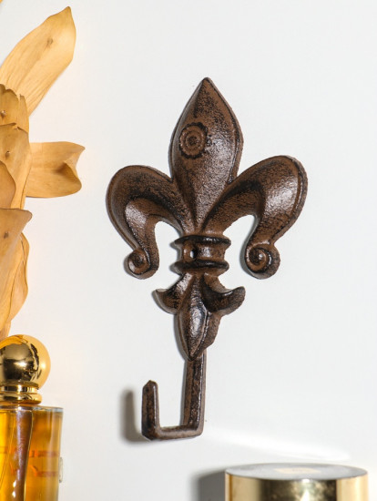 Крючок декоративный «Геральдическая лилия»