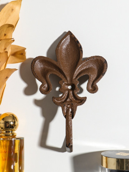 Крючок декоративный «Геральдическая лилия»