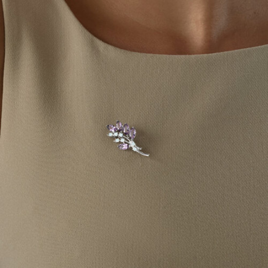 Брошь из серебра с аметистами и фианитами
