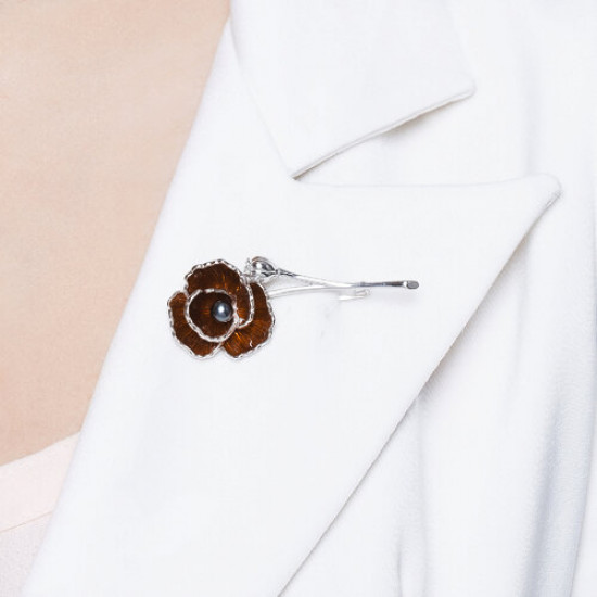 Брошь из серебра с жемчугом и эмалью