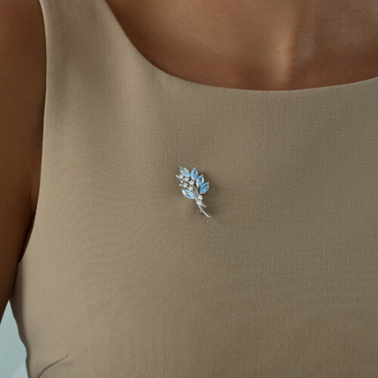 Брошь из серебра с топазами и фианитами