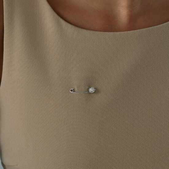 Брошь из серебра с фианитами