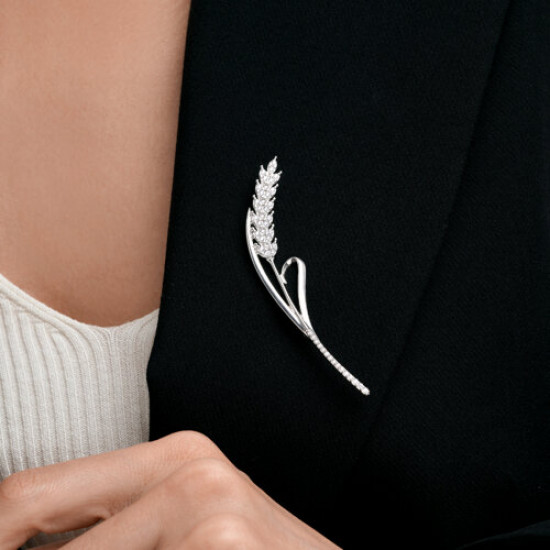 Брошь из серебра с фианитами