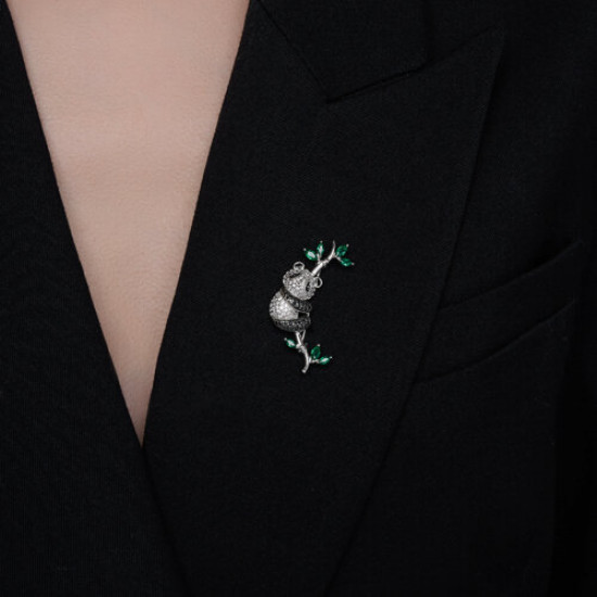 Брошь из серебра с фианитами и эмалью