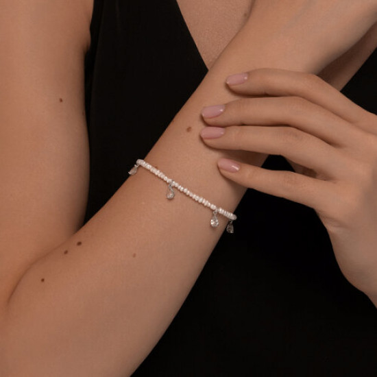 Браслет из серебра с синтетическим жемчугом и фианитами