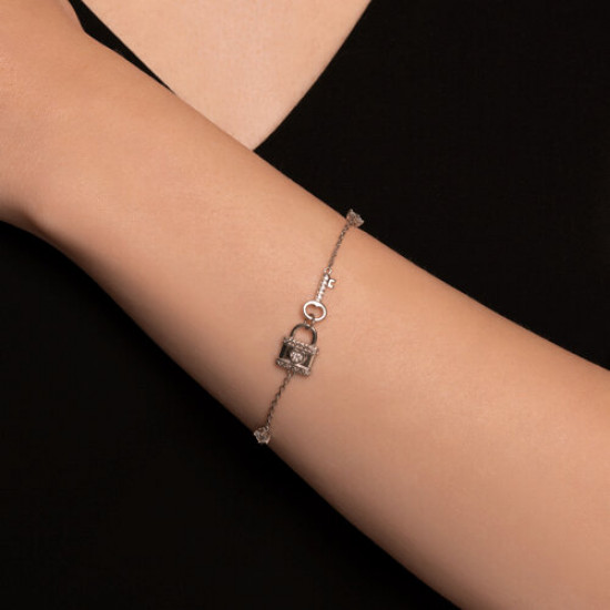 Браслет из серебра с фианитами