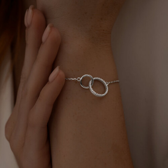 Браслет из серебра с фианитами