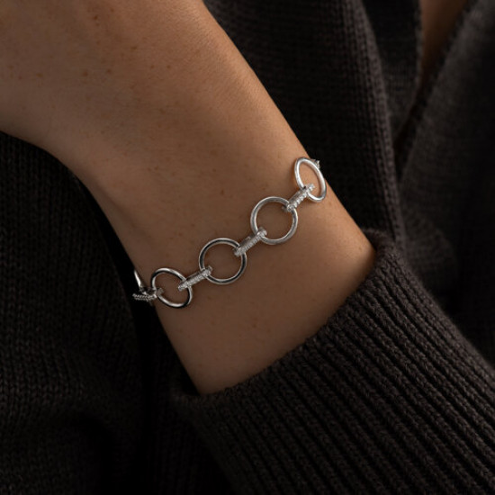 Браслет из серебра с фианитами