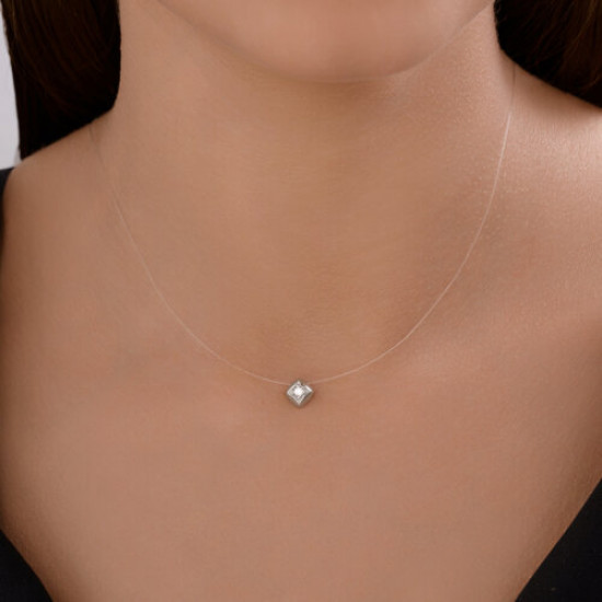 Колье из серебра с фианитом