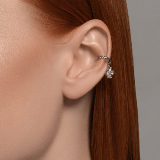 Серьга из серебра с фианитами