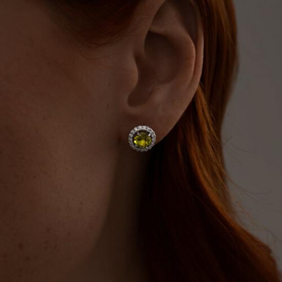 Серьги из серебра с хризолитами и фианитами