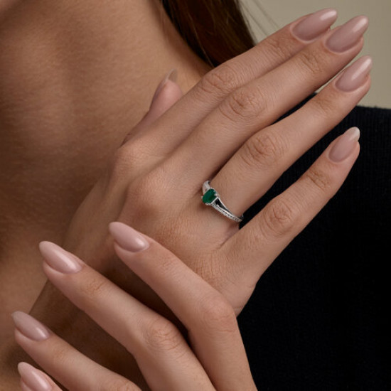 Кольцо из  серебра с агатом и фианитами