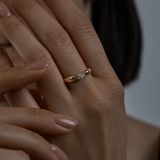 Кольцо из серебра с бриллиантом