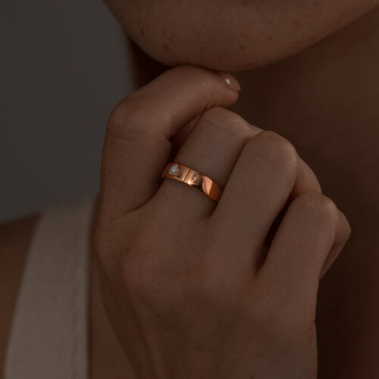 Кольцо из серебра с бриллиантом