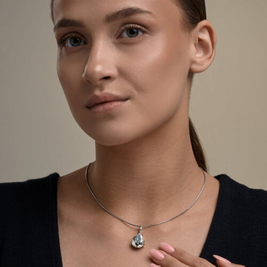 Подвеска из серебра с кристаллом